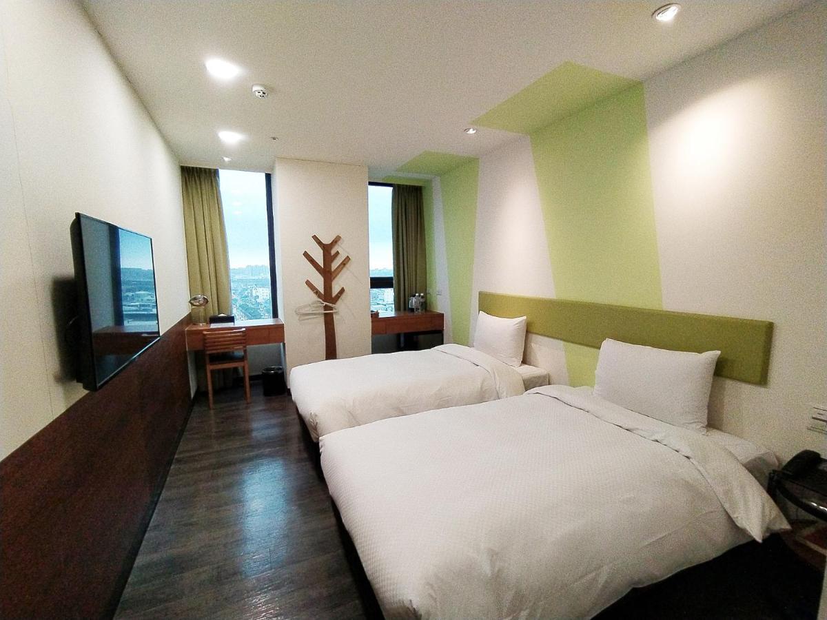 Hotel J Taoyuan Pingzhen Eksteriør bilde