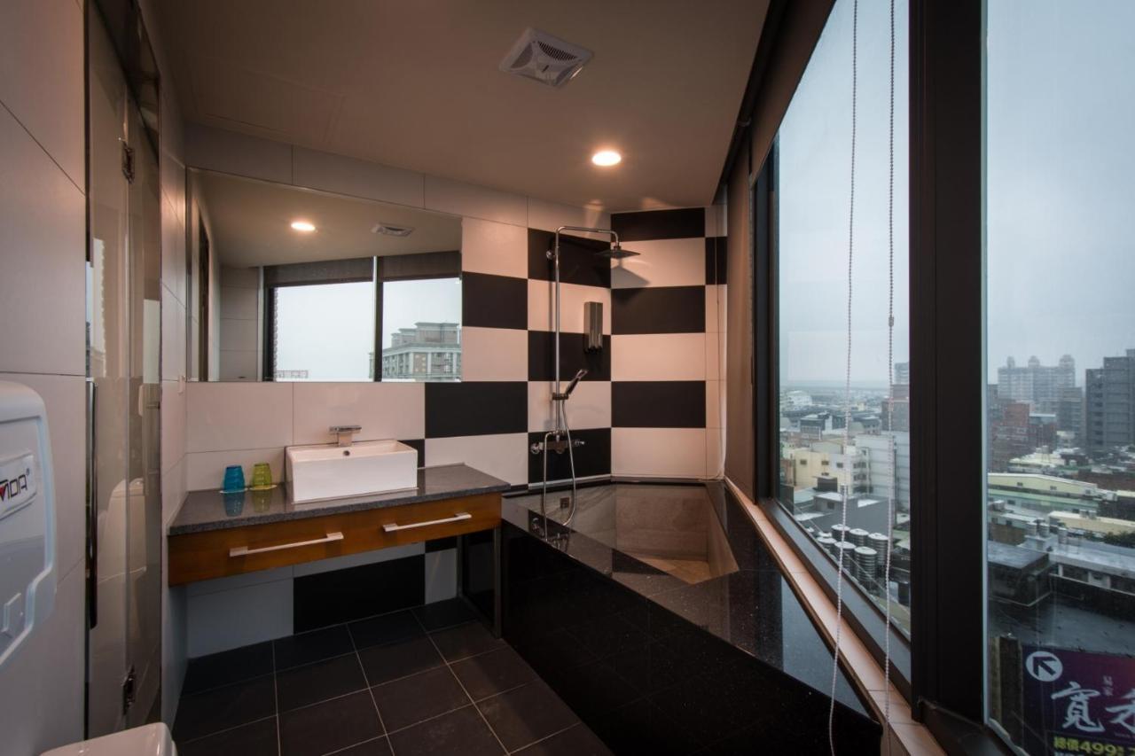 Hotel J Taoyuan Pingzhen Eksteriør bilde