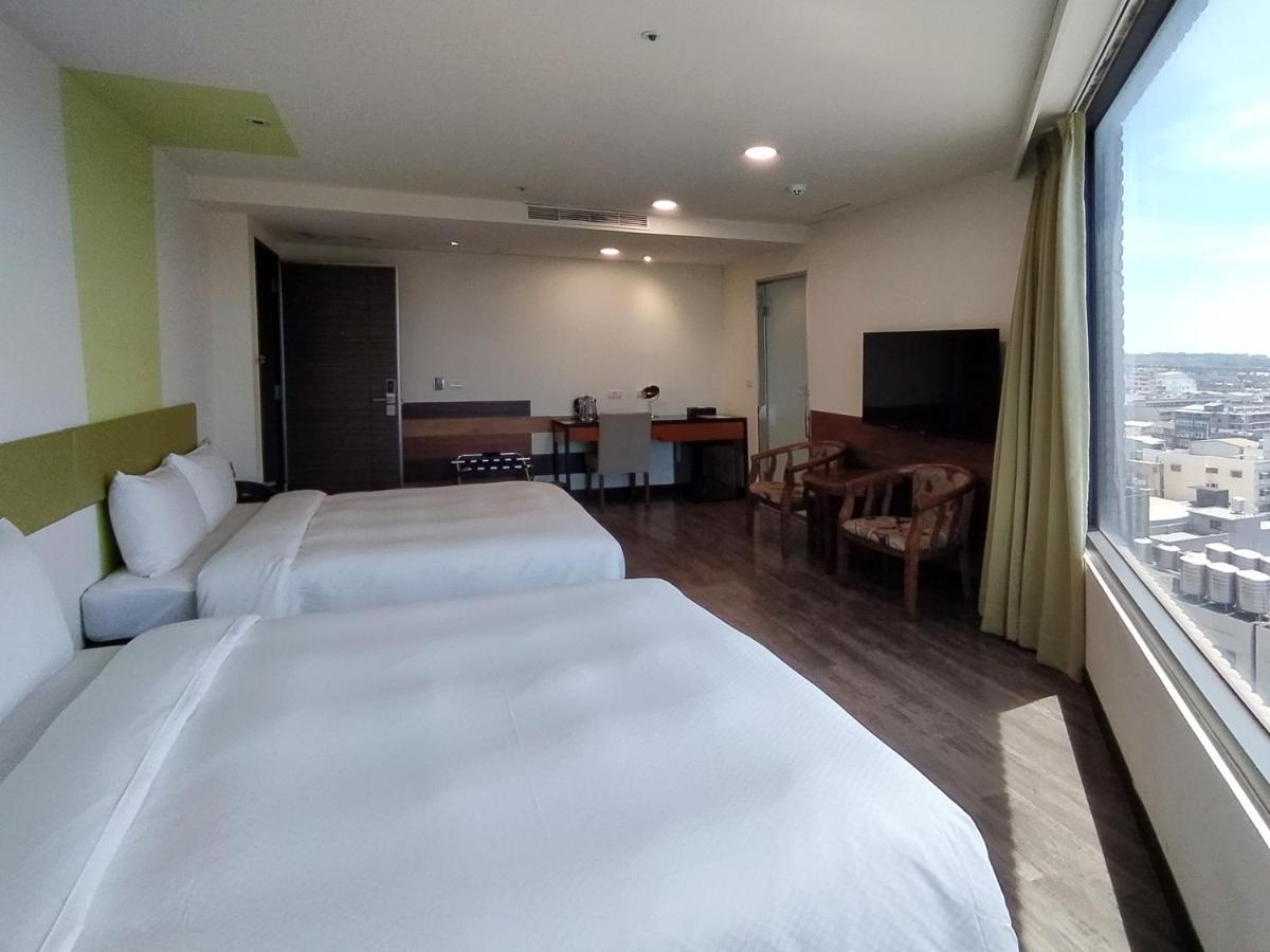 Hotel J Taoyuan Pingzhen Eksteriør bilde
