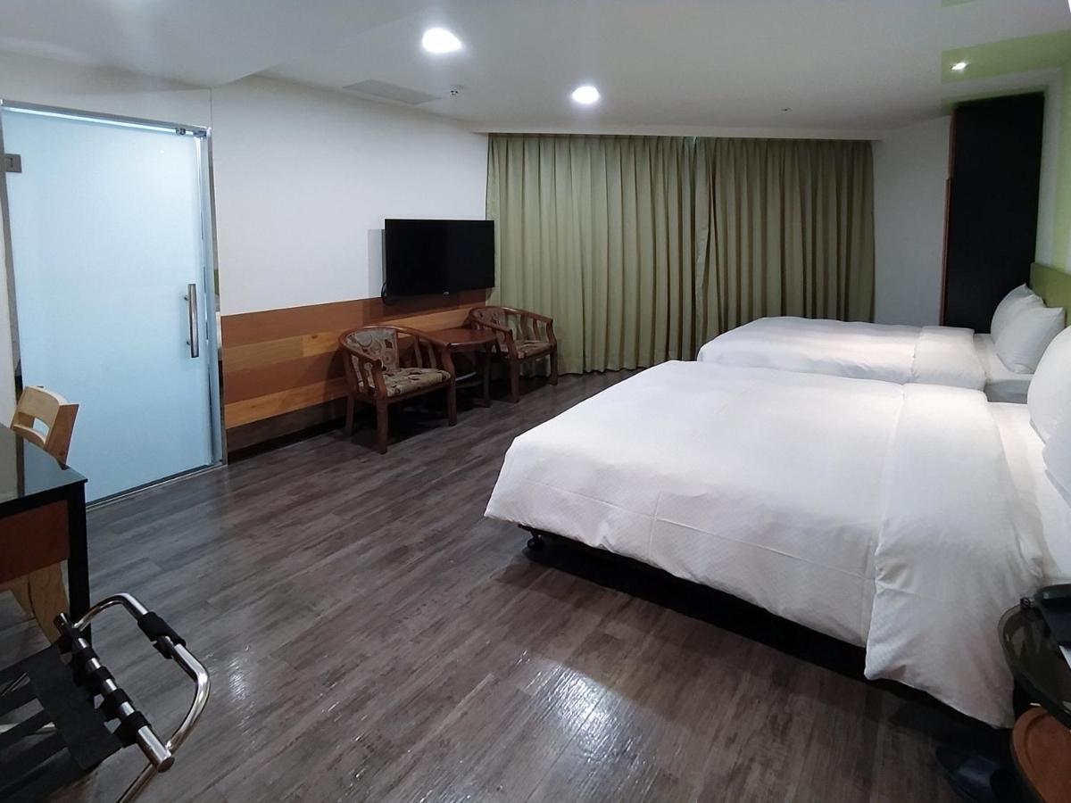 Hotel J Taoyuan Pingzhen Eksteriør bilde