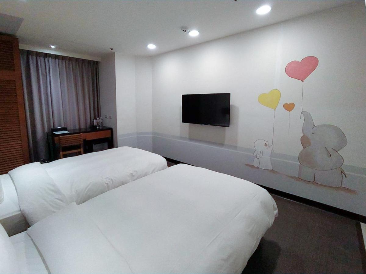 Hotel J Taoyuan Pingzhen Eksteriør bilde