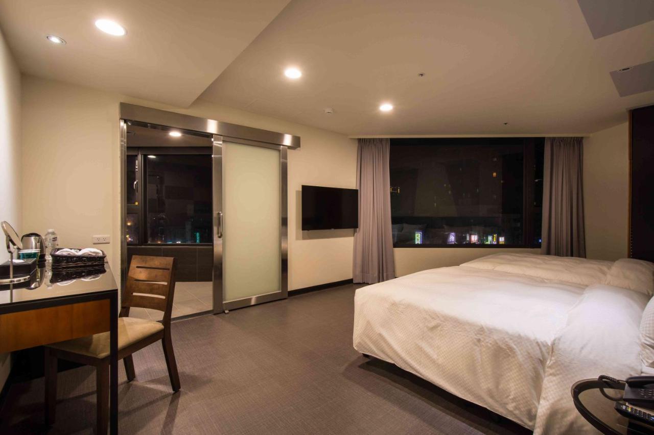 Hotel J Taoyuan Pingzhen Eksteriør bilde