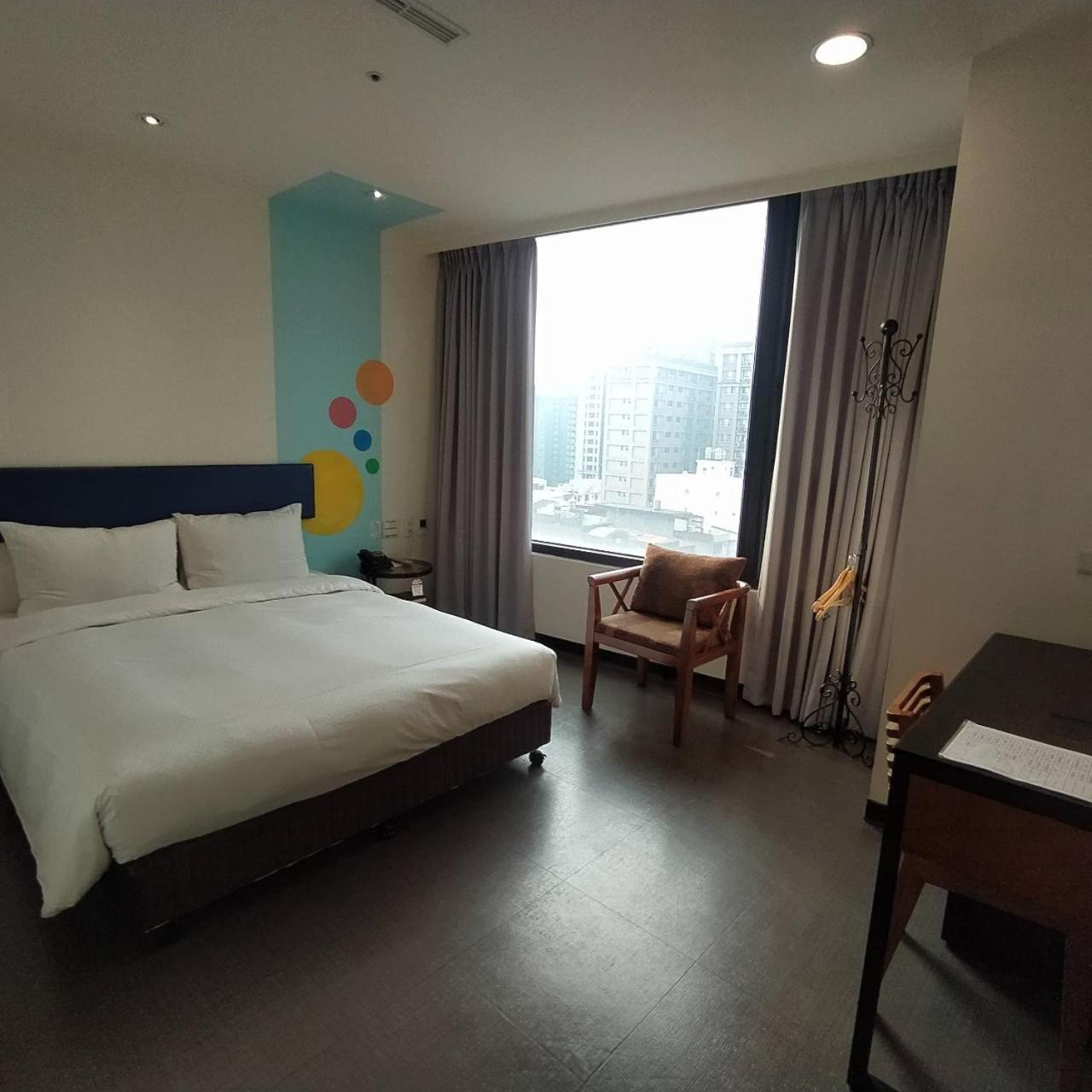 Hotel J Taoyuan Pingzhen Eksteriør bilde